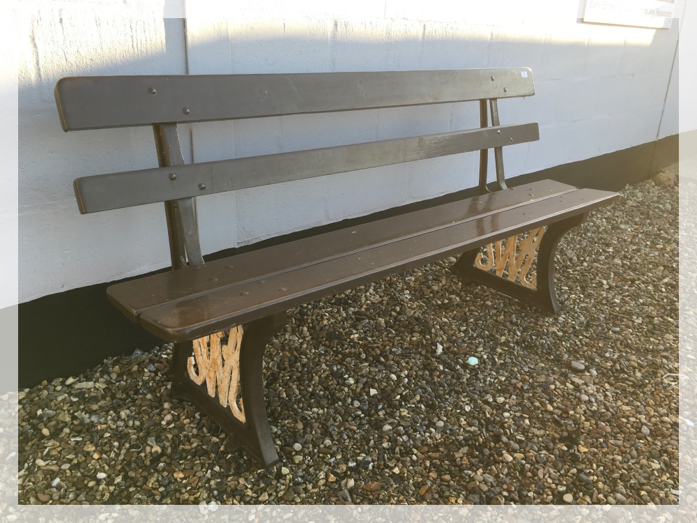 GWR PLATFORM SEAT, CAST IRON ENDS, CIRCA - Image 4 of 5