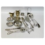 A GROUP OF 18 PLATED TABLEWARE ITEMS INC