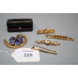 A Victorian gold and enamel leaf brooch, four various bar brooches and a Sibyl Dunlop jewellery