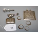 Four gem set rings, a silver vesta case, two violin brooches and a pendant, 18ct, 1.4g, 9ct 4.9g