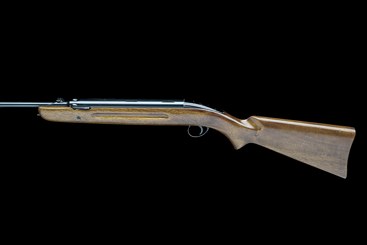 BSA, BIRMINGHAM A SCARCE .177 UNDER-LEVER AIR-RIFLE, MODEL 'CLUB', serial no. EE813, for 1959, - Image 2 of 5