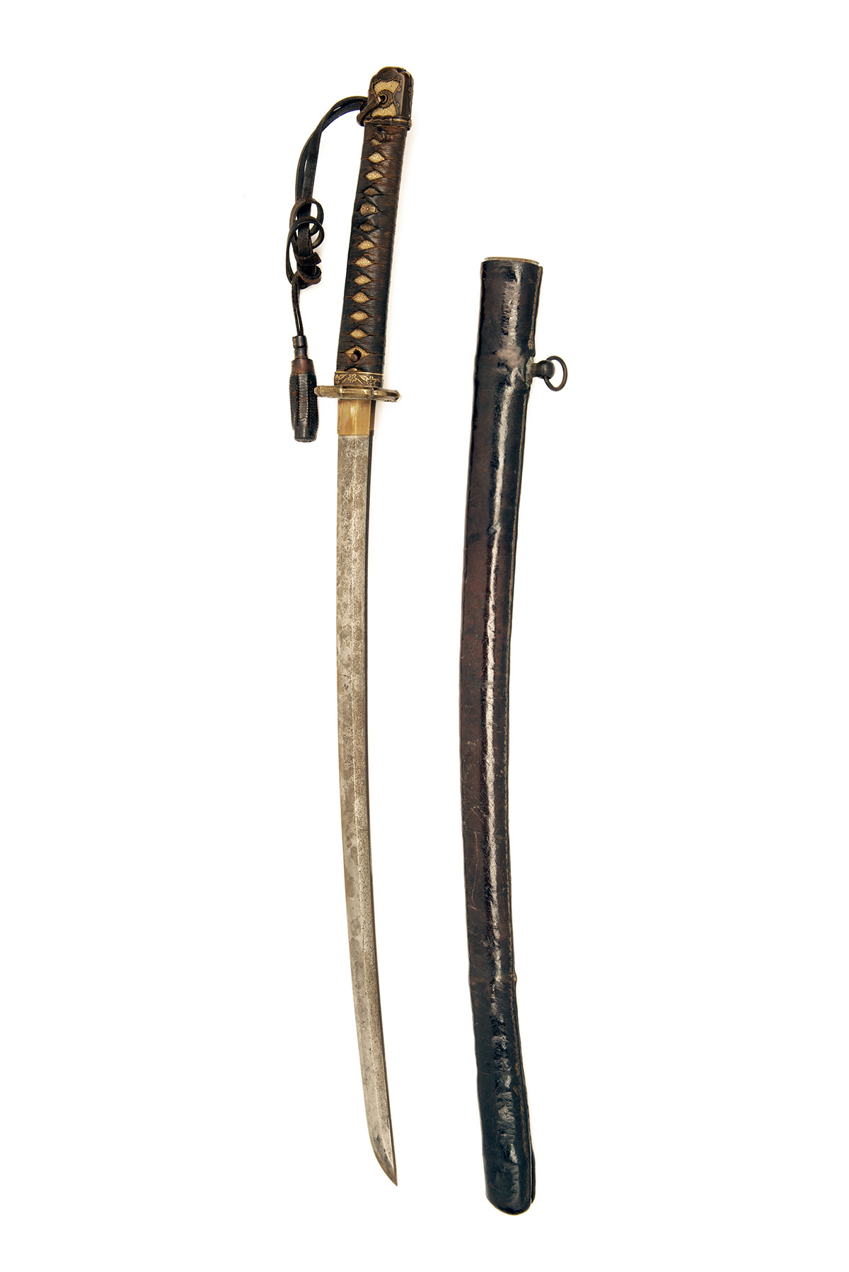 A WORLD WAR TWO 'SHIN-GUNTO' MOUNTED JAPANESE KATANA, with signed smith-made arsenal 25in. blade (