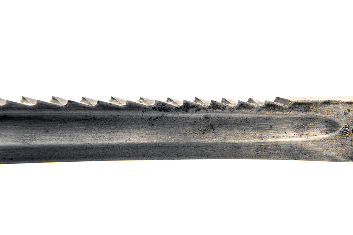 AN EXCEPTIONALLY RARE BRITISH 'ELCHO' SAW-BACK BAYONET FOR THE MARTINI-HENRY SERVICE RIFLE, circa - Image 4 of 6
