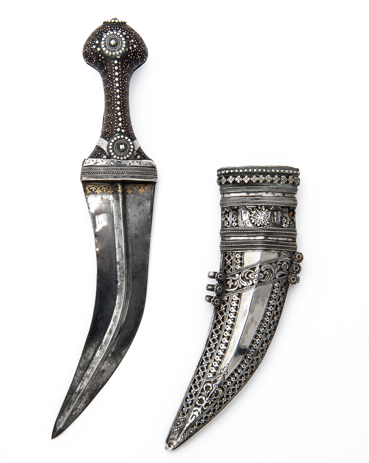 TWO PESH-KABZ DAGGERS, the first from the Yemen, with curved 8in. double edged blade, strong central - Image 2 of 4