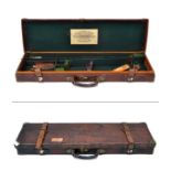 WILLIAM POWELL A BRASS-CORNERED OAK AND LEATHER SINGLE GUNCASE, fitted for fitted for 28in.