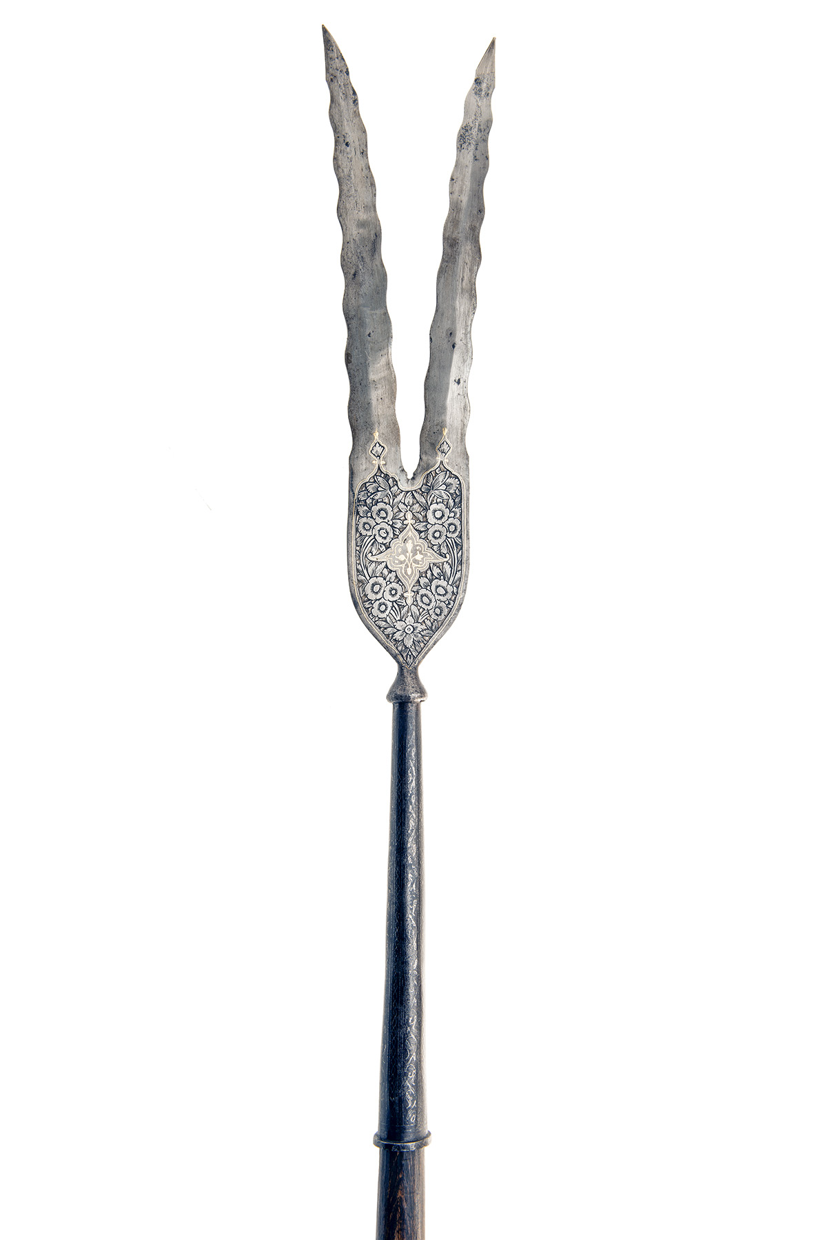 A GOOD INDO-PERSIAN 'SNAKETONGUE' POLEARM HEAD, mid 19th century, the head on a tapering iron socket