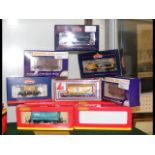 Selection of Bachmann and Hornby rolling stock - b