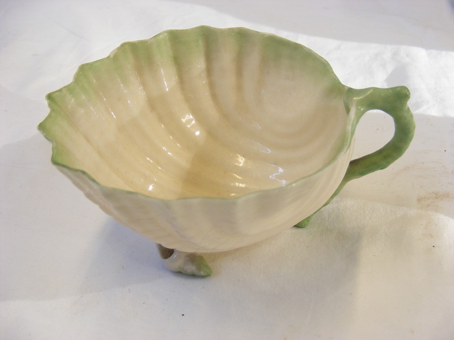 A Belleek teaset, comprising a teapot, cups, sauce - Image 11 of 25