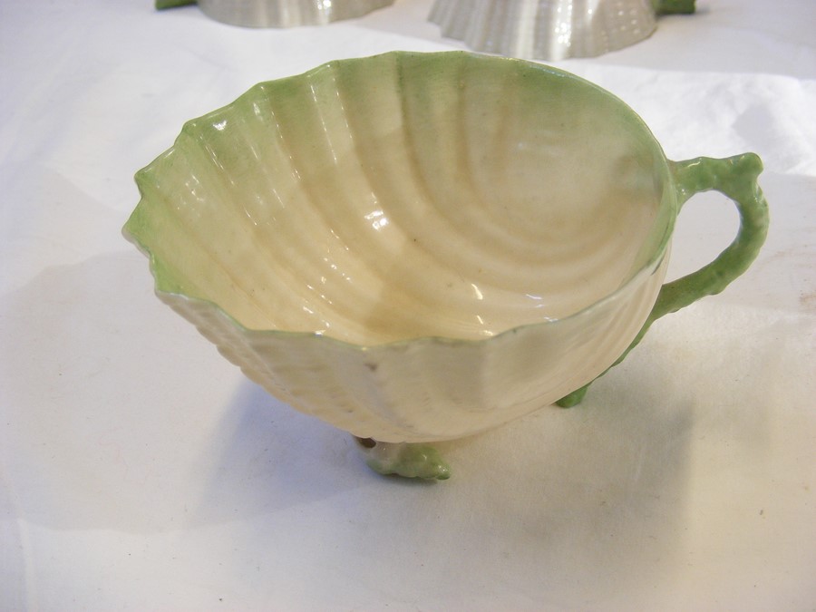 A Belleek teaset, comprising a teapot, cups, sauce - Image 15 of 25