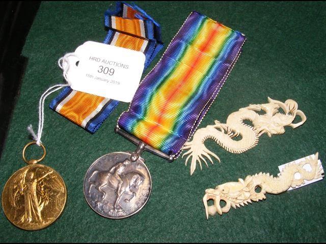 Two First World War medals to Lieutenant Bloxham a