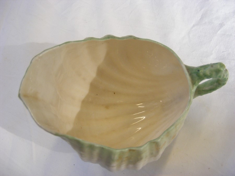 A Belleek teaset, comprising a teapot, cups, sauce - Image 8 of 25