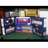 Selection of Bachmann and other rolling stock - bo