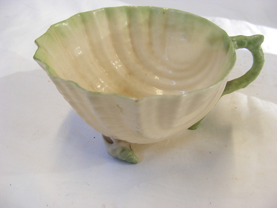 A Belleek teaset, comprising a teapot, cups, sauce - Image 9 of 25