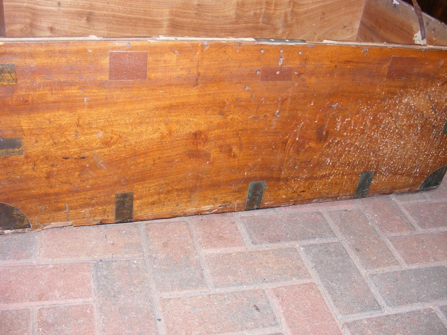 Antique camphorwood chest bearing Hong Kong maker' - Image 8 of 12