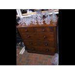 Victorian mahogany chest of drawers