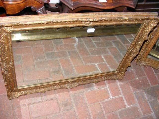 Decorative gilt wall mirror - 65cm x 86cm