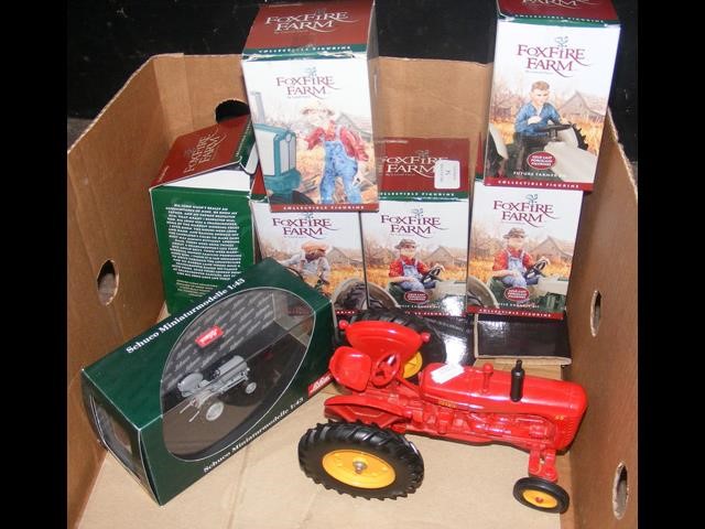 Various Foxfire Farm collectable figurines - boxed