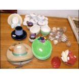 Various collectable ceramic and glassware, includi