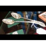 A pair of silver berry spoons - Edinburgh 1792 - 4