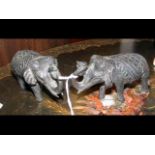 A pair of Indian bronze elephant ornaments - 11cm