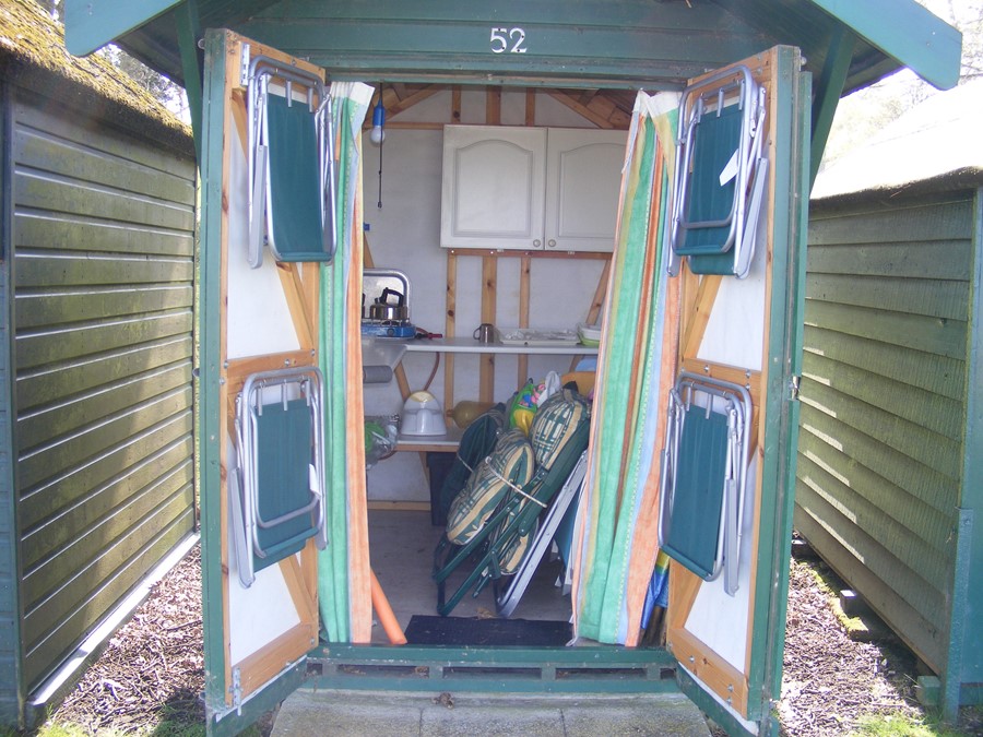 Beach Hut No. 52 at Appley (Heads of Terms Lease a - Image 4 of 5