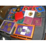 A quantity of commemorative medallions, including