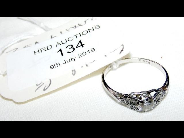 A diamond Solitaire ring - approx. .25ct total - c