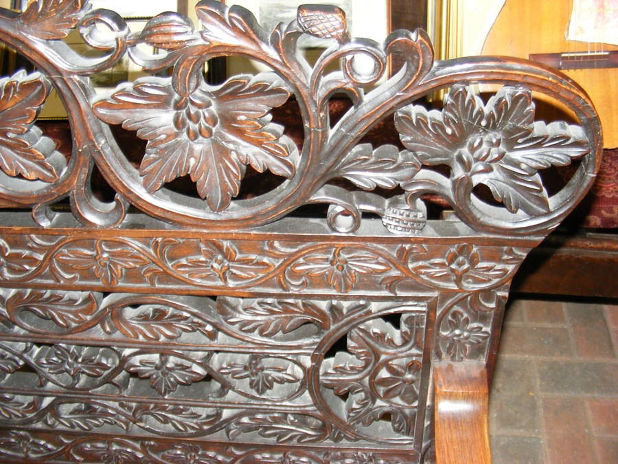 An antique heavily carved settle with hinged lift- - Image 5 of 10