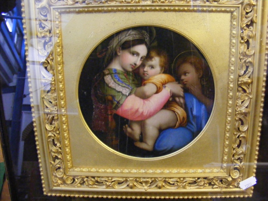 An 18cm diameter antique painting of Madonna and child - Image 2 of 12