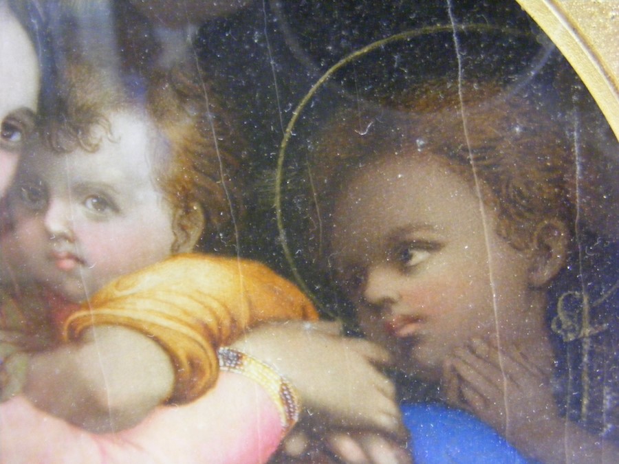 An 18cm diameter antique painting of Madonna and child - Image 4 of 12