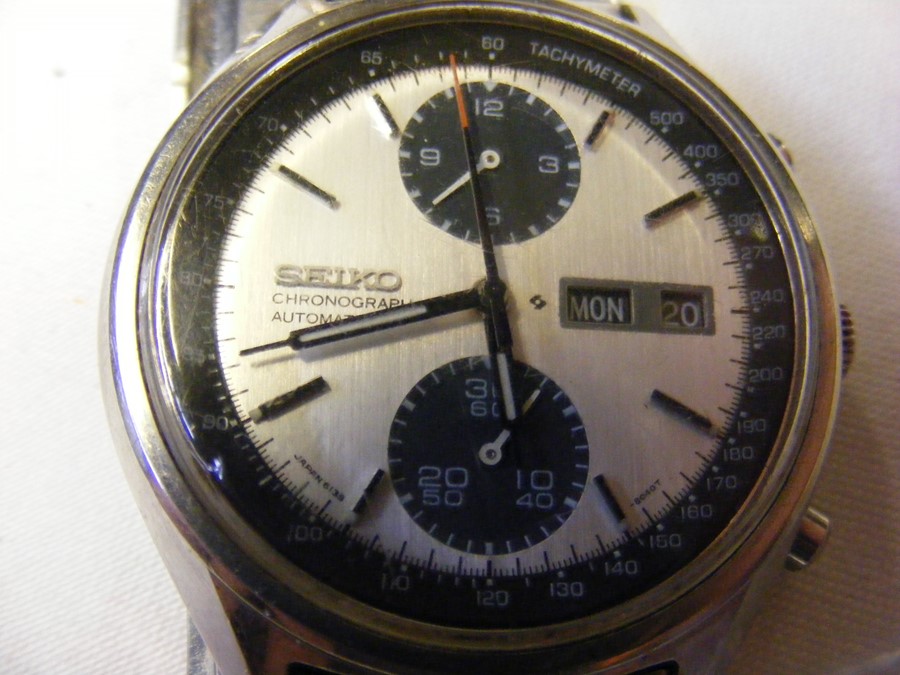 A gent's Seiko chronograph automatic wristwatch wi - Image 3 of 22