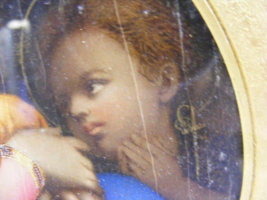 An 18cm diameter antique painting of Madonna and child - Image 7 of 12