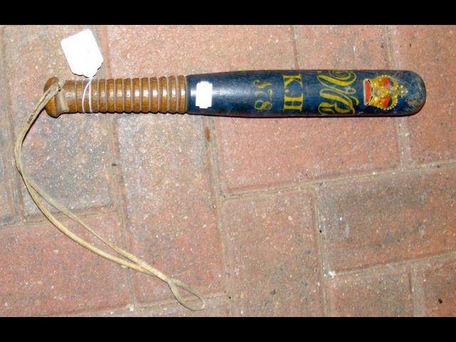 An old VR hand painted wooden truncheon - 38cm lon