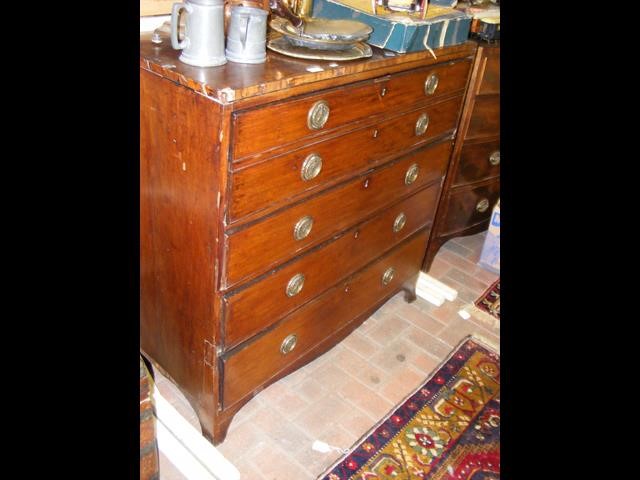 Antique chest of drawers