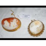 A large oval Cameo brooch in 9ct gold setting, tog