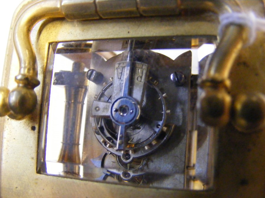 A miniature brass cased carriage clock - 8cm high - Image 4 of 9