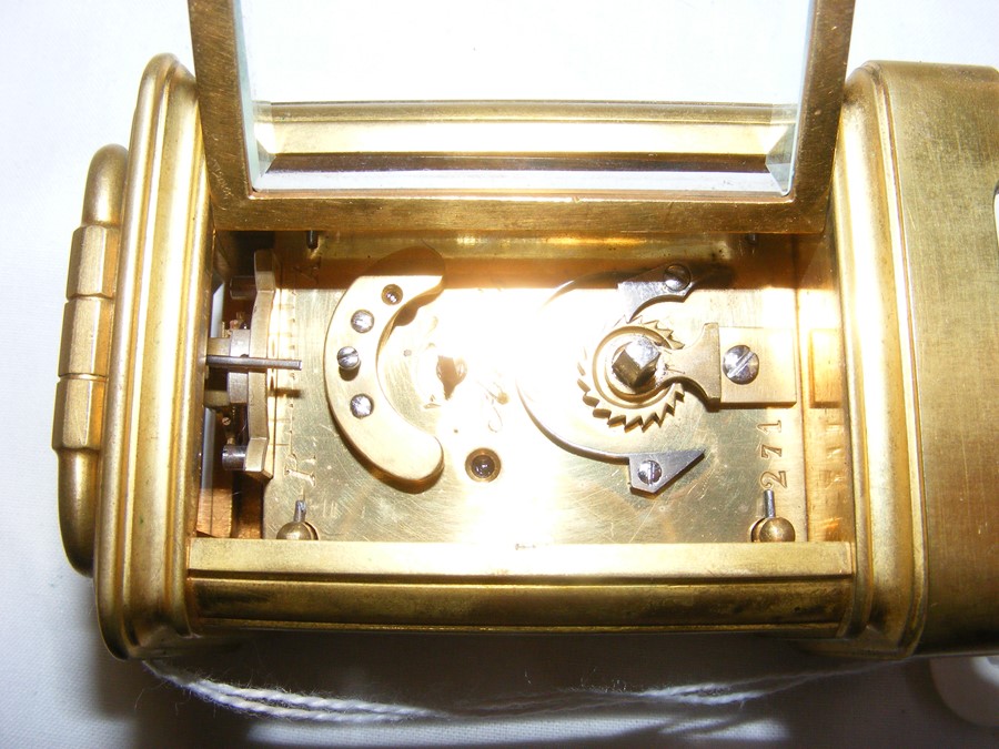 A miniature brass cased carriage clock - 8cm high - Image 8 of 9