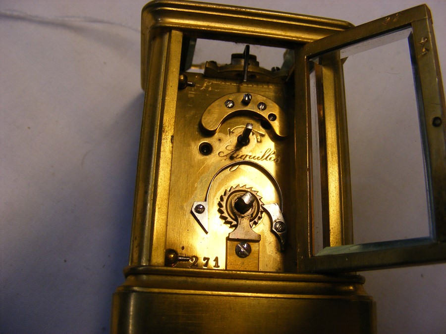 A miniature brass cased carriage clock - 8cm high - Image 6 of 9