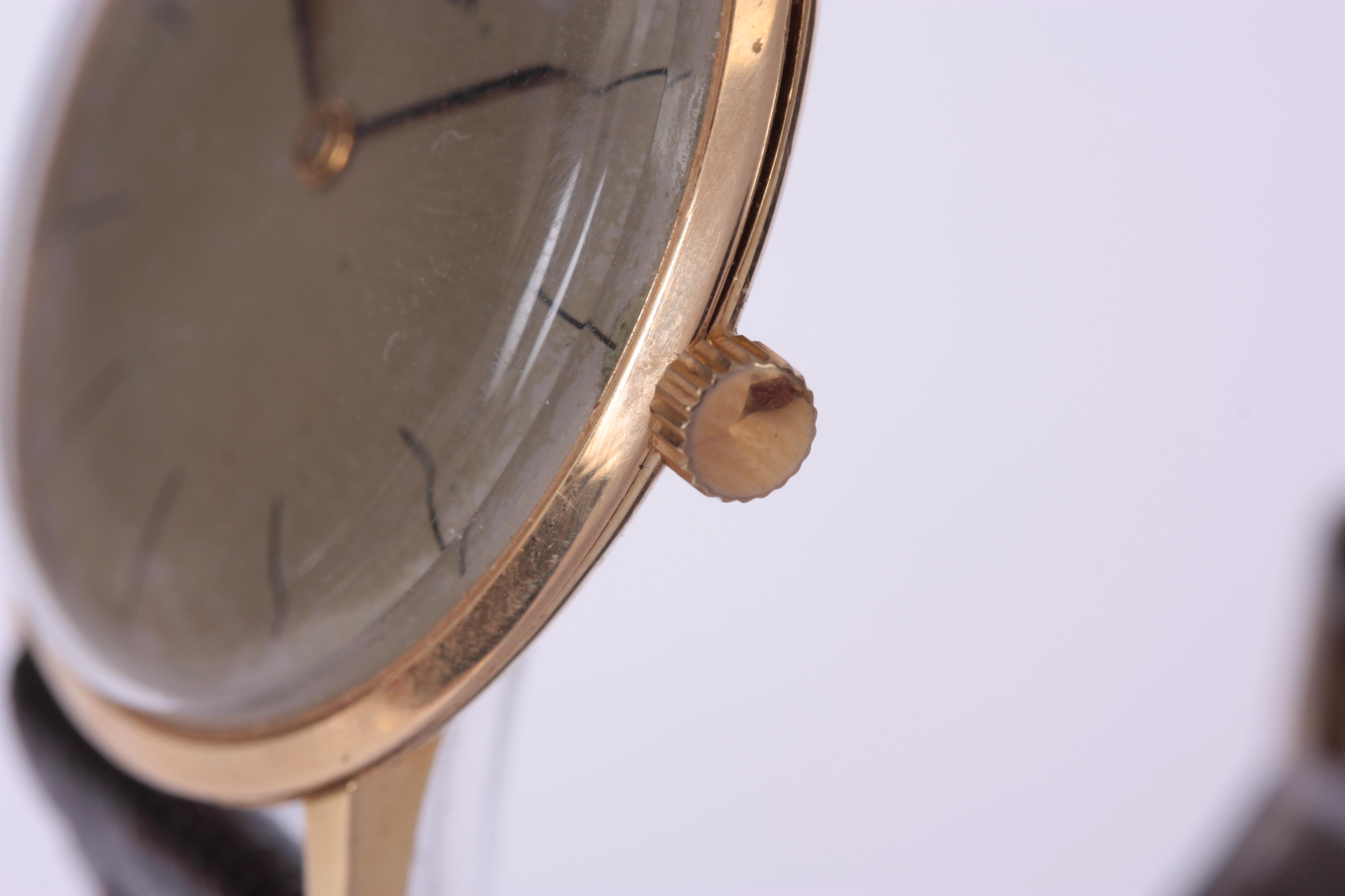 A GENTLEMAN'S 18K GOLD JUVENIA WRIST WATCH on brown leather strap, the gold case enclosing a - Image 3 of 7