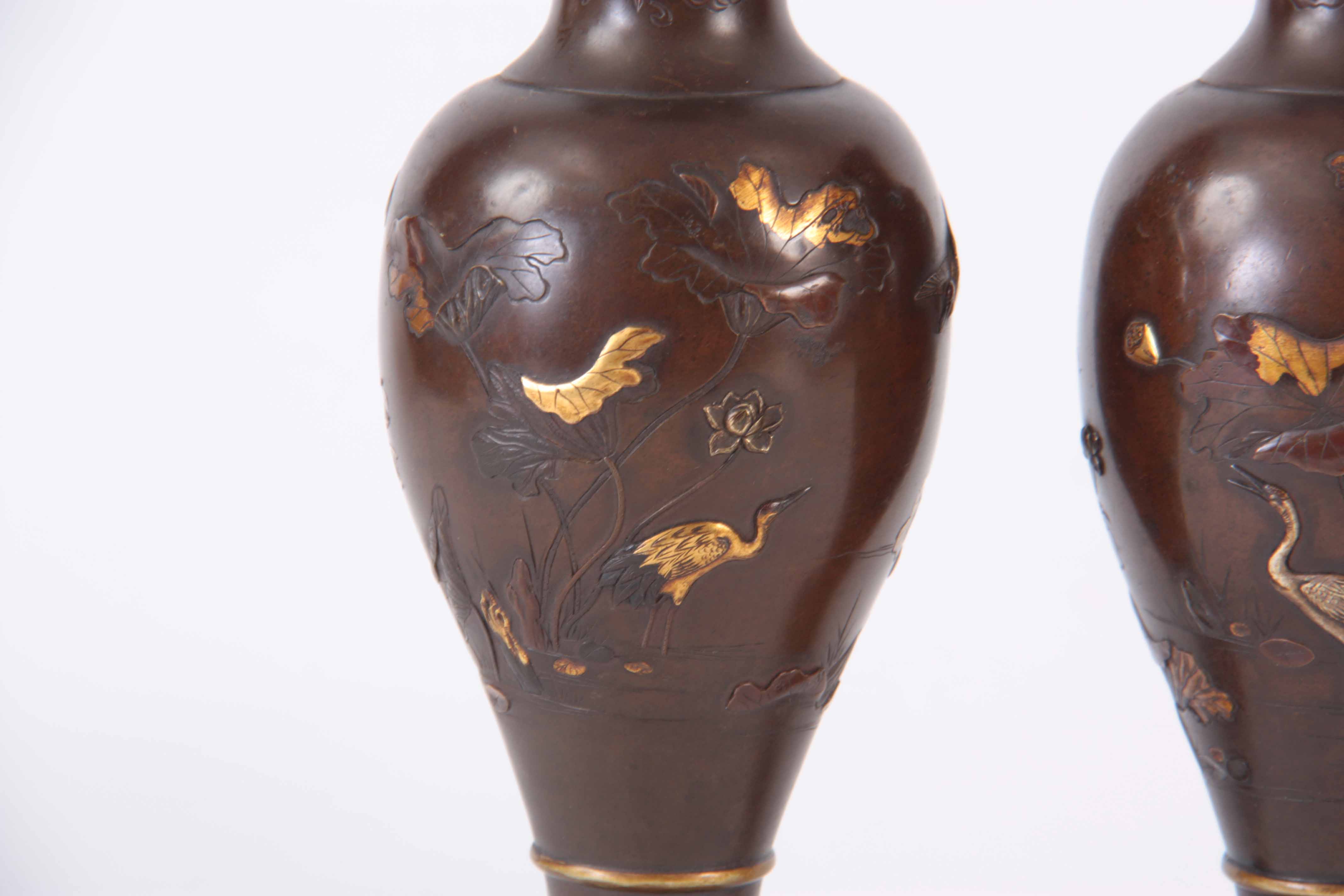 A PAIR OF MEIJI PERIOD JAPANESE BRONZE INLAID VASES decorated with gold and silver inlays of - Image 5 of 12