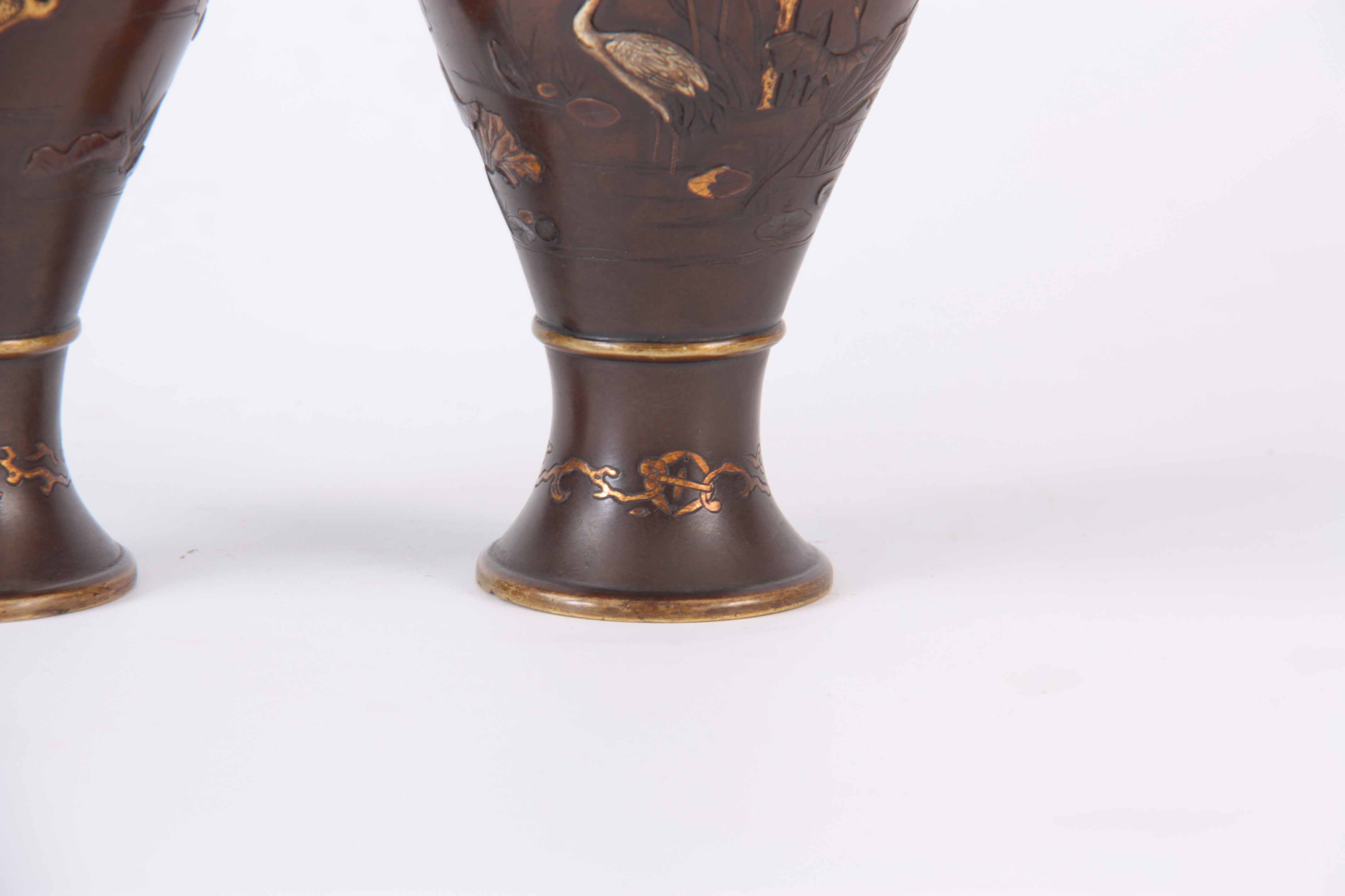 A PAIR OF MEIJI PERIOD JAPANESE BRONZE INLAID VASES decorated with gold and silver inlays of - Image 7 of 12