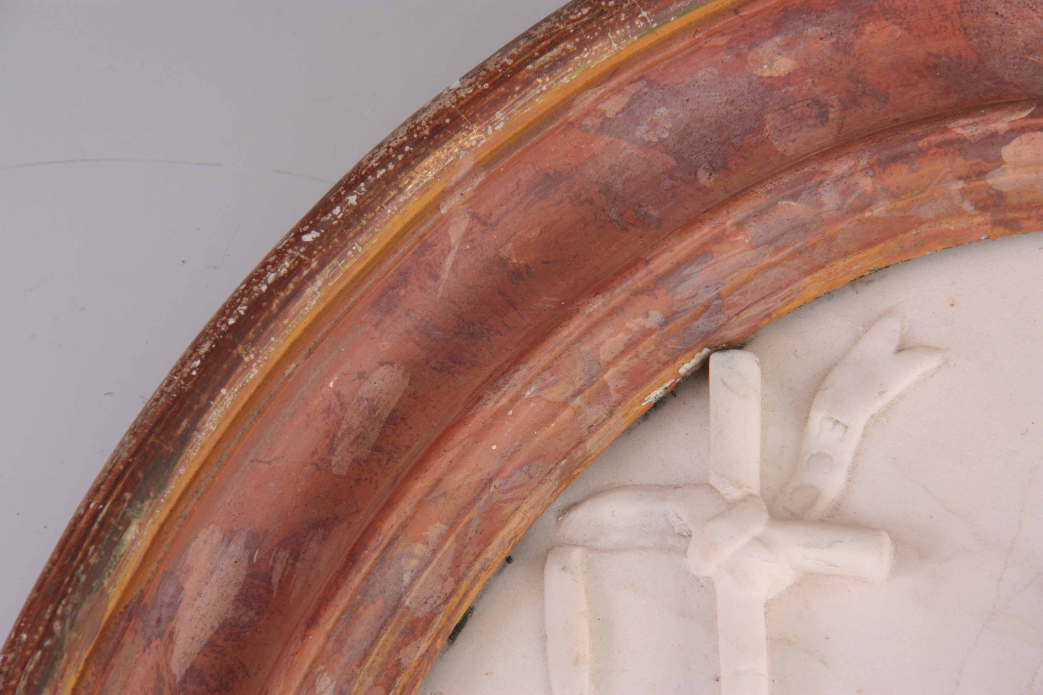 AN 18TH CENTURY OVAL CARVED WHITE MARBLE HANGING WALL PLAQUE depicting a young angel holding a - Image 6 of 7