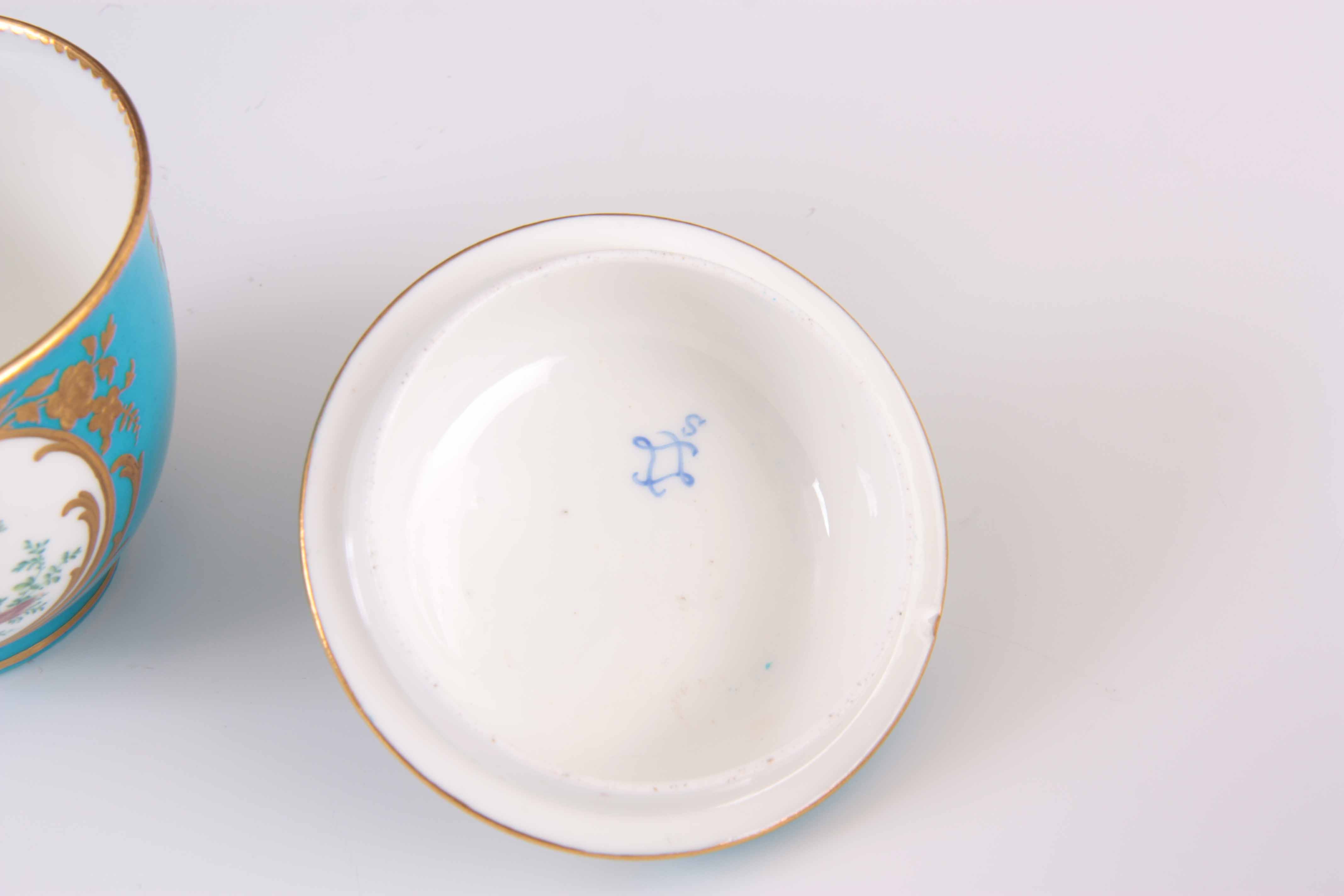 A FINE 18TH/19TH CENTURY SEVRES PORCELAIN BOWL AND COVER on a celestial blue ground decorated with - Image 7 of 7