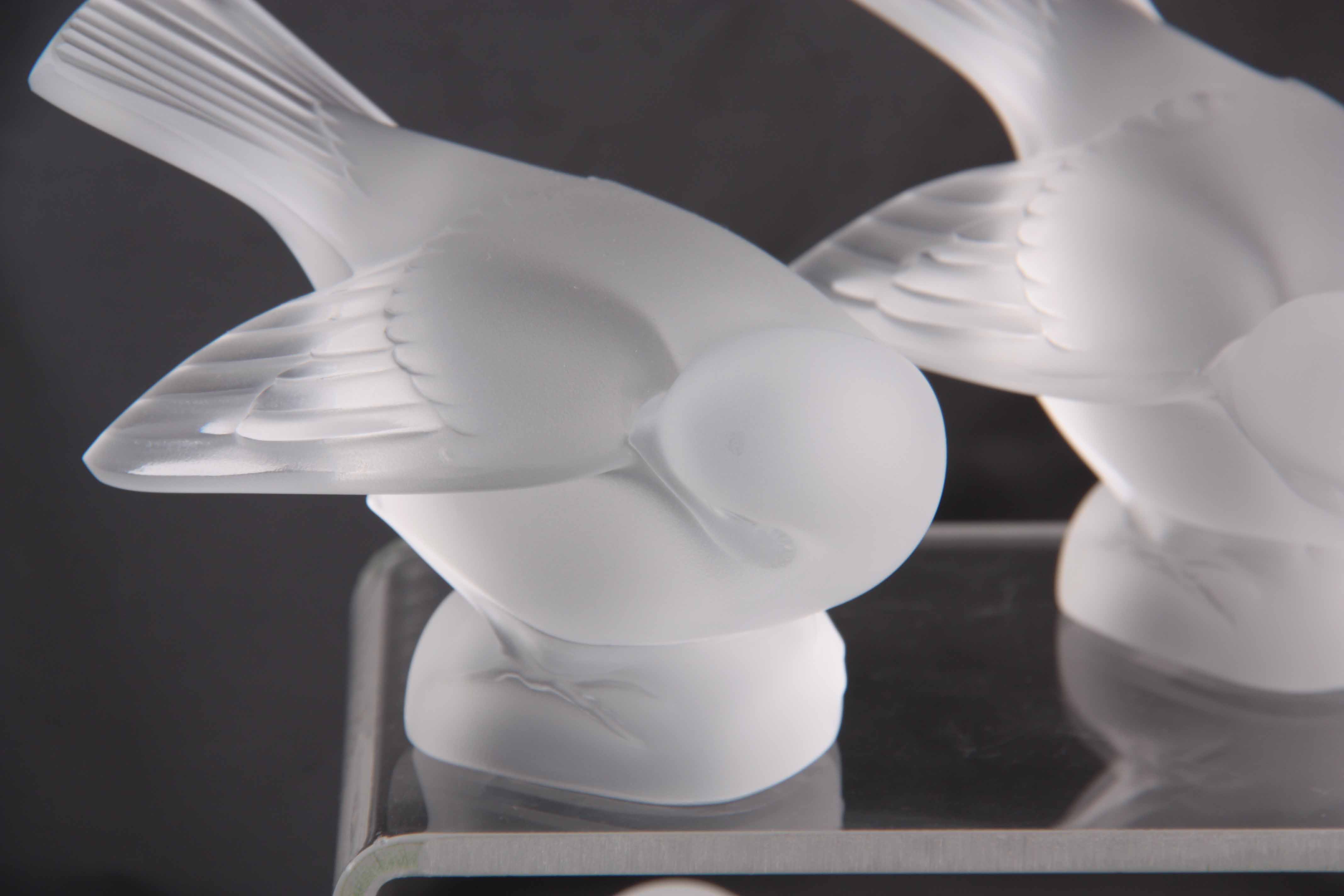 LALIQUE FRANCE, A SET OF 8 FROSTED GLASS SPARROWS - signed Lalique France 8cm high. - Image 3 of 11