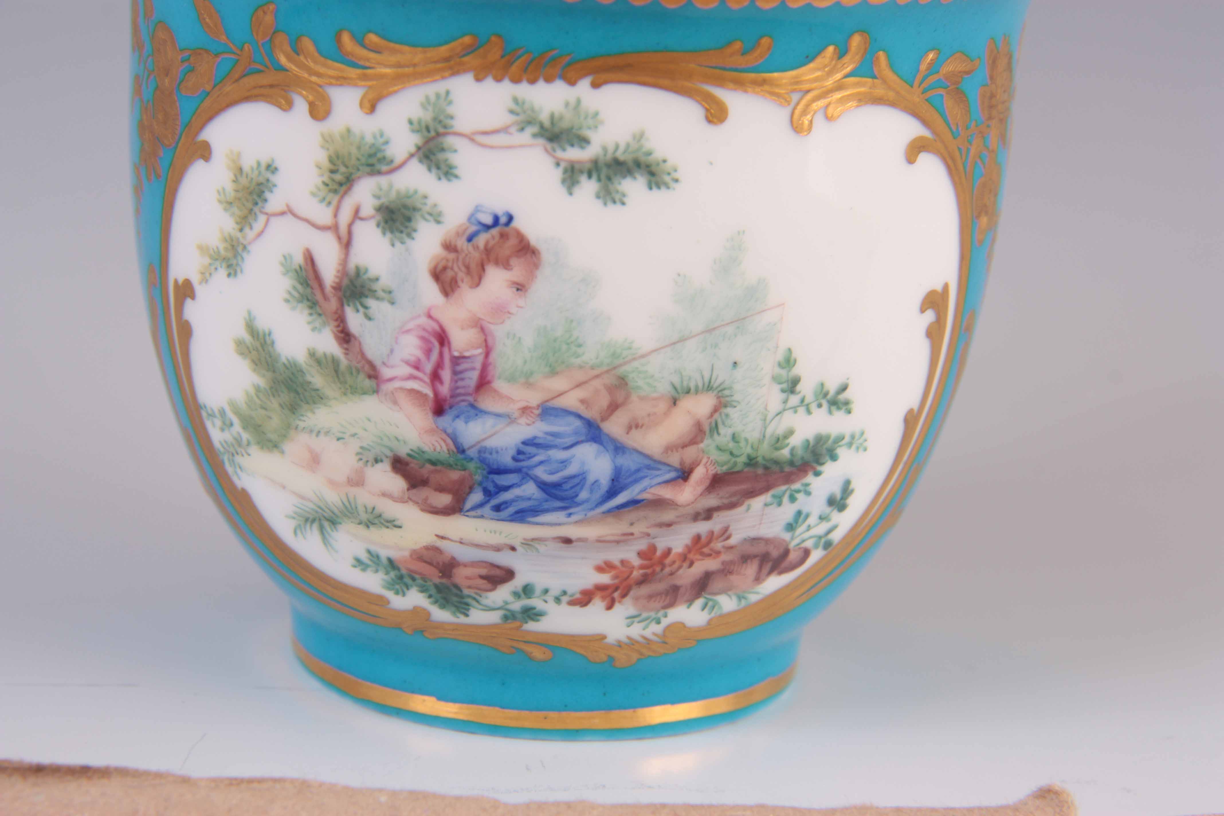 A FINE 18TH/19TH CENTURY SEVRES PORCELAIN BOWL AND COVER on a celestial blue ground decorated with - Image 4 of 7