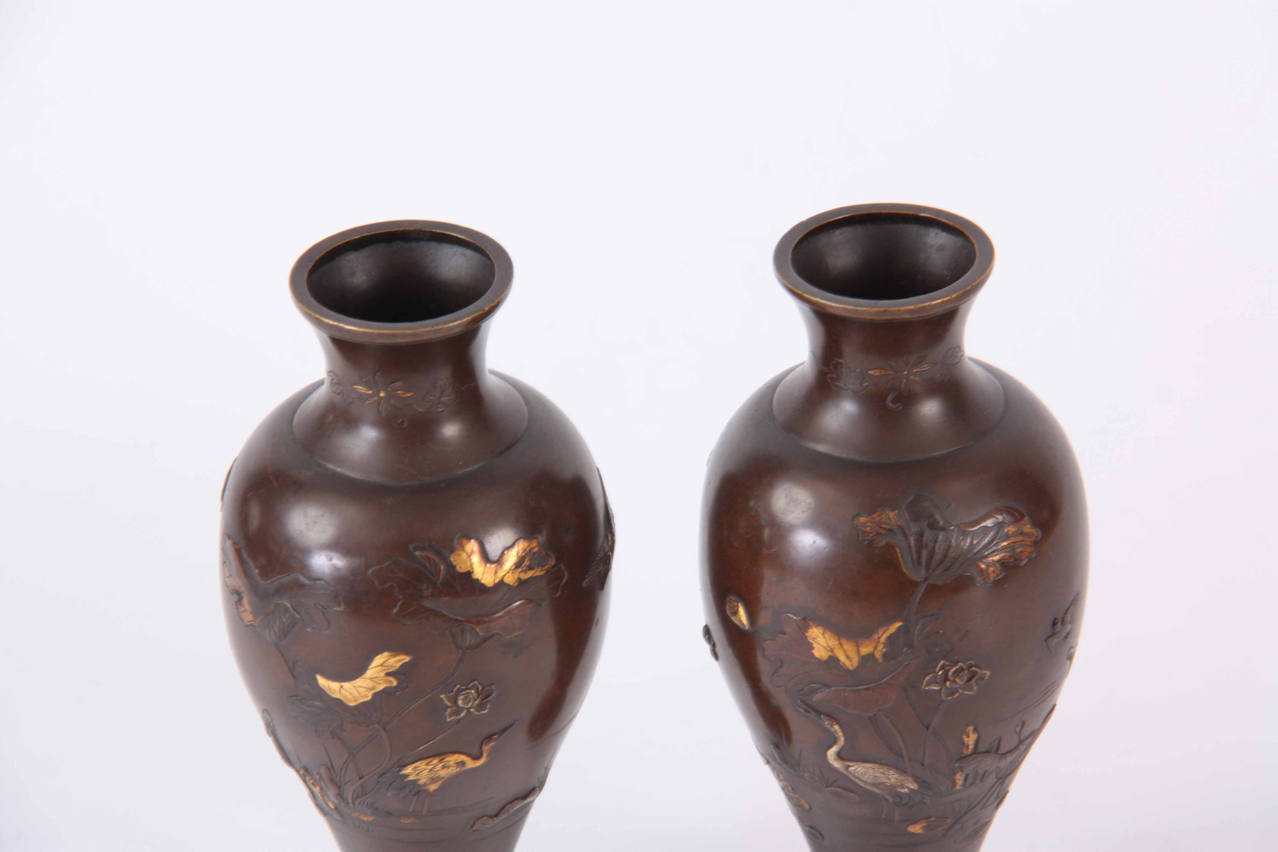 A PAIR OF MEIJI PERIOD JAPANESE BRONZE INLAID VASES decorated with gold and silver inlays of - Image 8 of 12