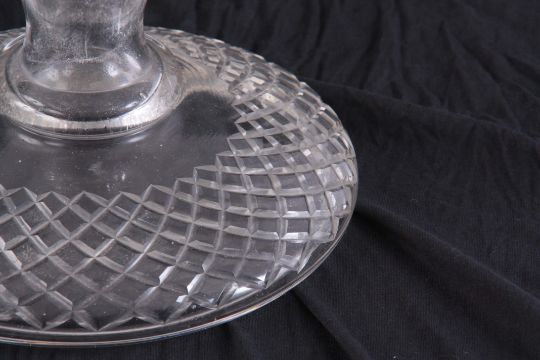 A VERY LARGE VICTORIAN CAMPANIA SHAPED CUT GLASS CENTREPIECE/VASE 52cm high by 32cm wide. - Image 4 of 4