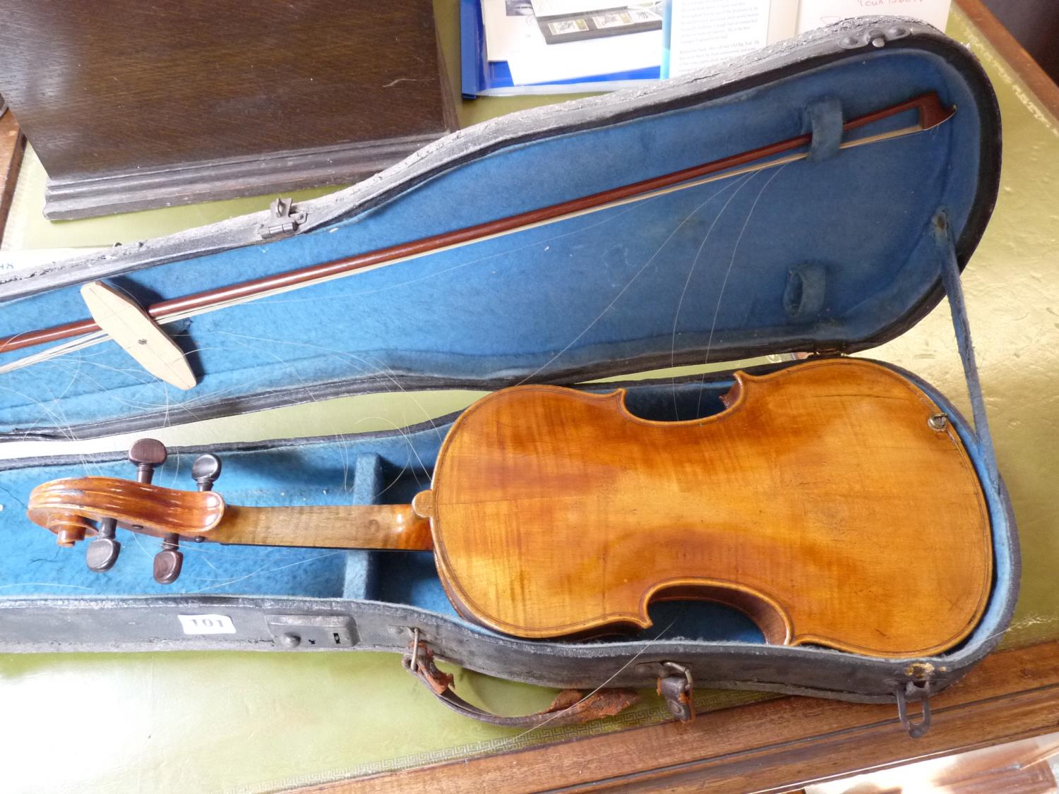 19thC Cased Violin with paper label to interior Straduarius Cremona to interior - Image 2 of 2