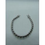 Good quality Ladies 18ct White Gold Diamond Rub -Over Bracelet of 29 Stones 3.03ct total weight