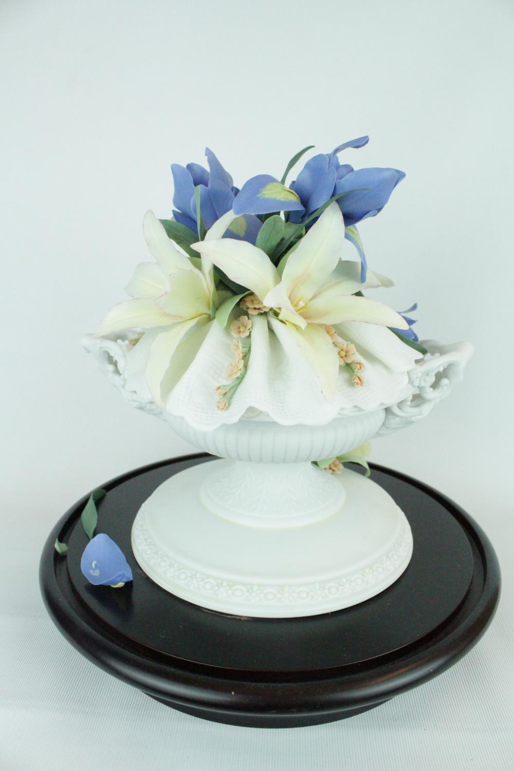 Lladro 'Romantic Vase', under glass dome. Limited Edition 44 of 300. Model 01011787, Introduced in - Image 8 of 9